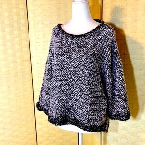 H&M Black & White Pullover Sweater Size MEDIUM - 3/4 Sleeves & Hi Low He…
